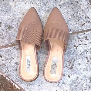 Slip on point toe nude shoes